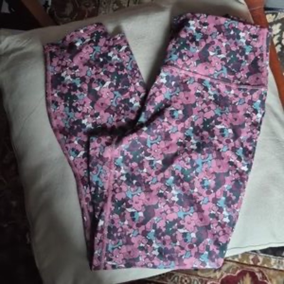 FABLETICS - SIZE M - High-Waisted Legging 7/8 Define PowerHold® - Picture 7 of 8